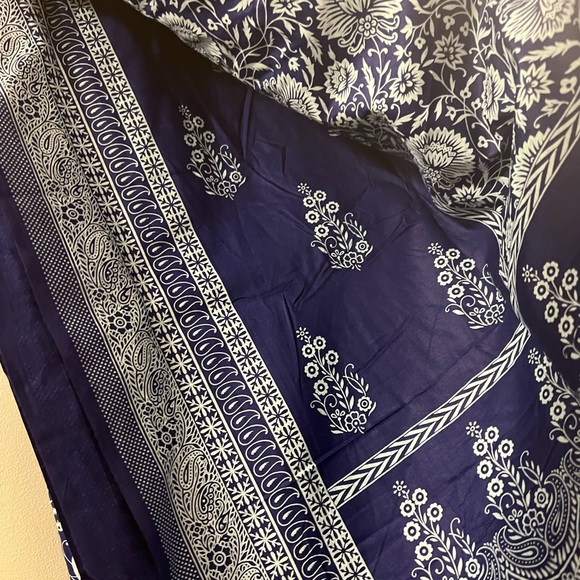 Stunning scarf - Picture 7 of 8